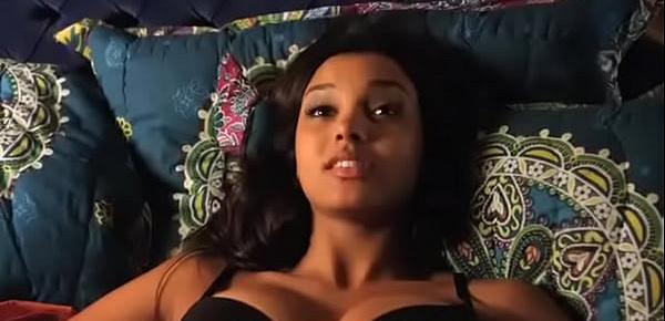  Jessica Lucas in Friends With Benefits